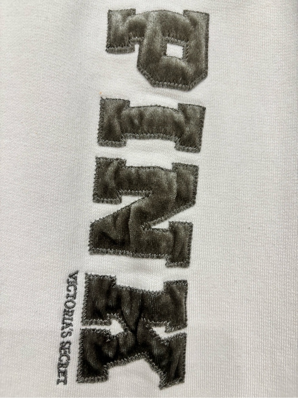 Y2K, PINK Victoria's Secret White Cropped Pants with Gray Velvet Logo